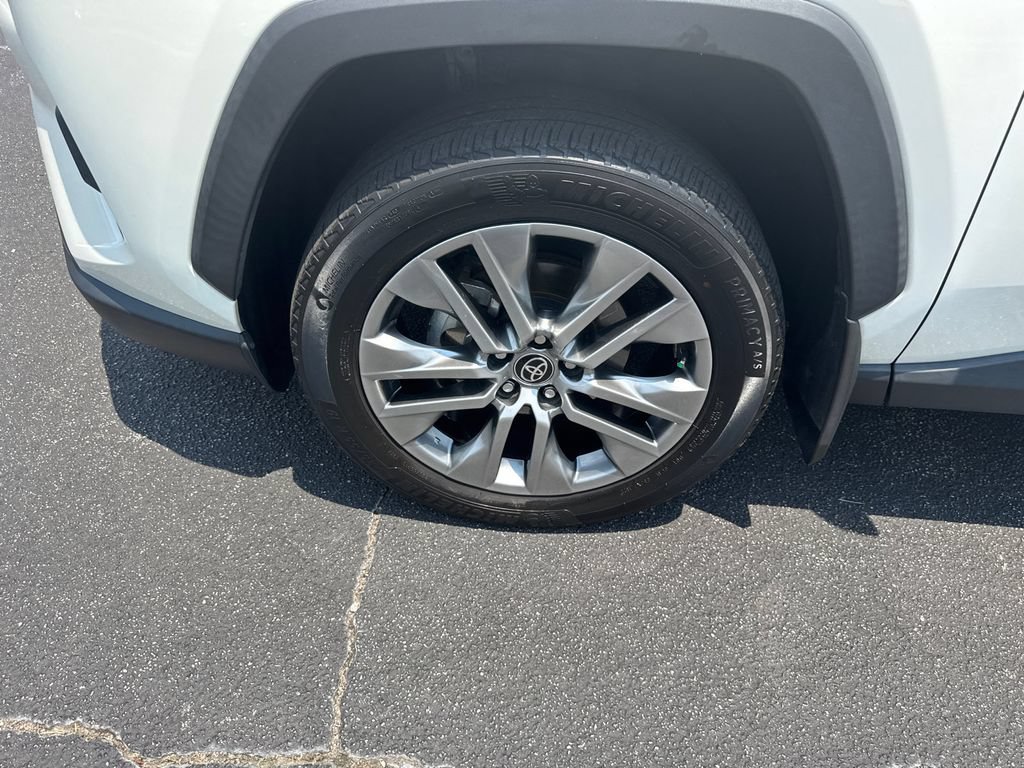 Used 2022 Toyota RAV4 XLE Premium FWD image 12