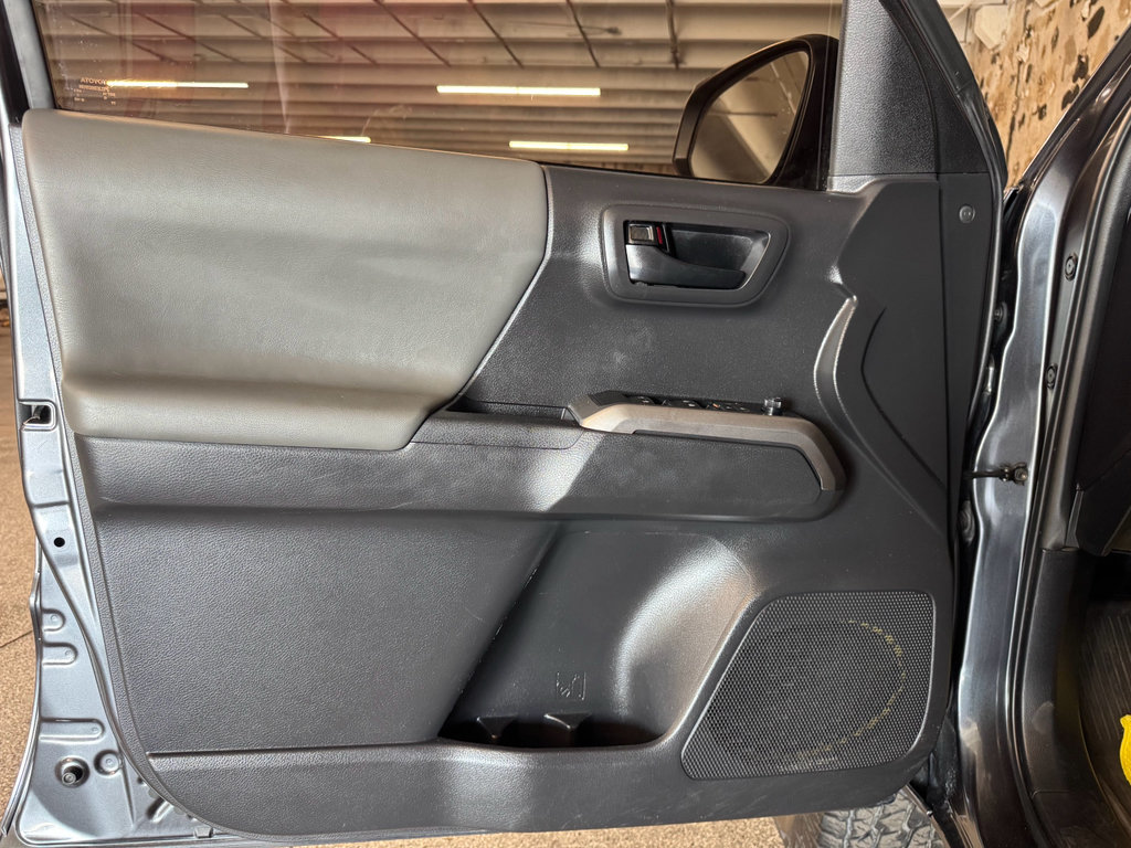 Used 2023 Toyota Tacoma SR5 RWD image 15
