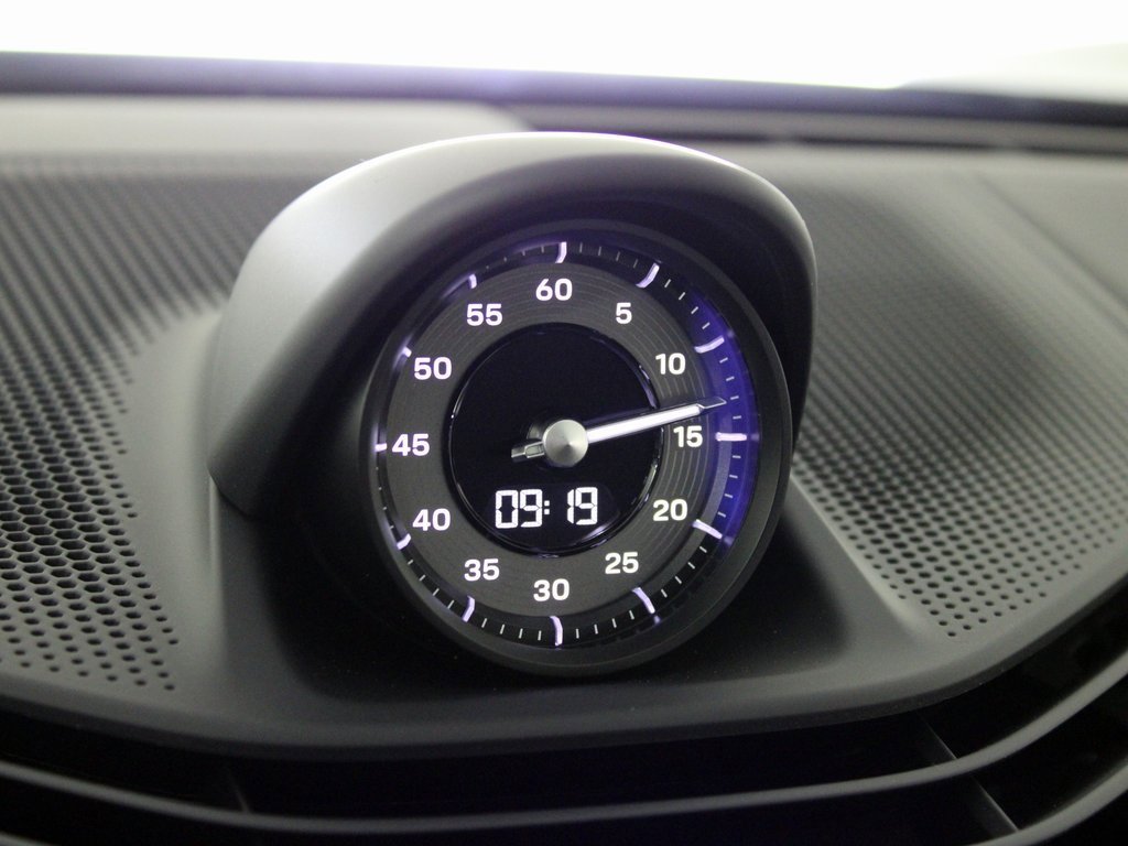 Used 2025 Porsche Taycan 4S image 27