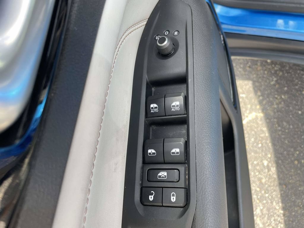 Used 2025 Jeep Compass Limited AWD/4WD image 16