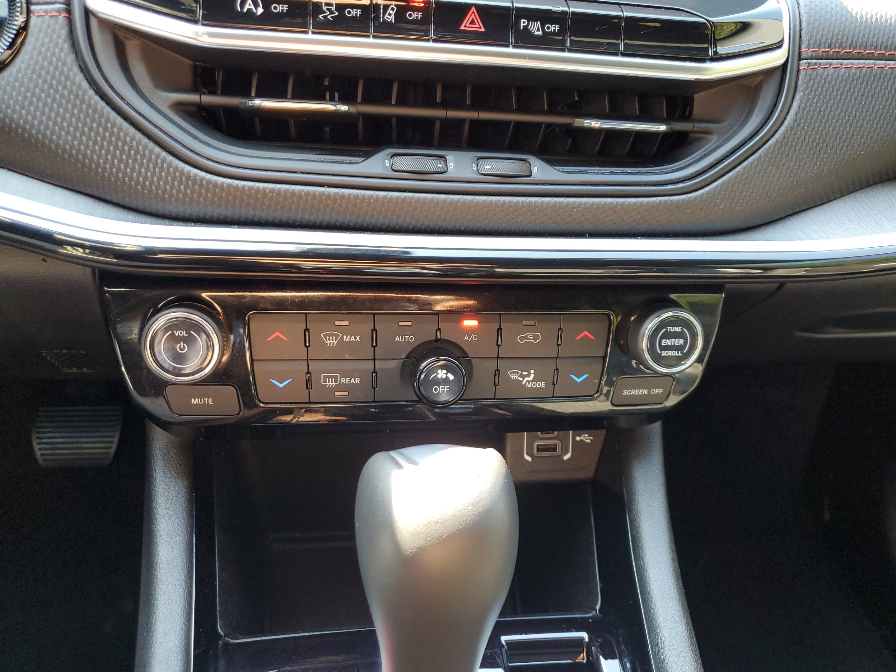 Used 2024 Jeep Compass Trailhawk w/ Sun and Sound Group AWD/4WD image 26