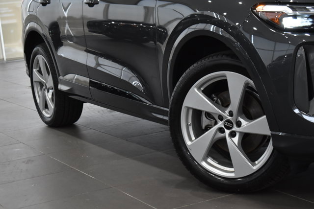 Used 2025 Audi Q5 Premium Plus w/ Premium Plus AWD/4WD image 4