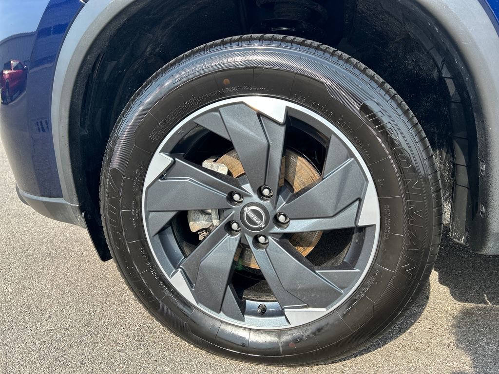 Used 2024 Nissan Rogue SV image 36