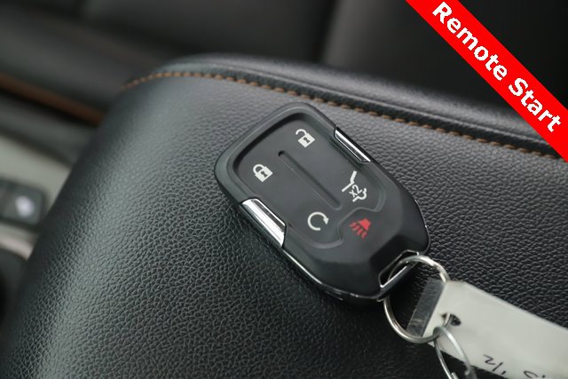 Used 2023 GMC Acadia AT4 image 3