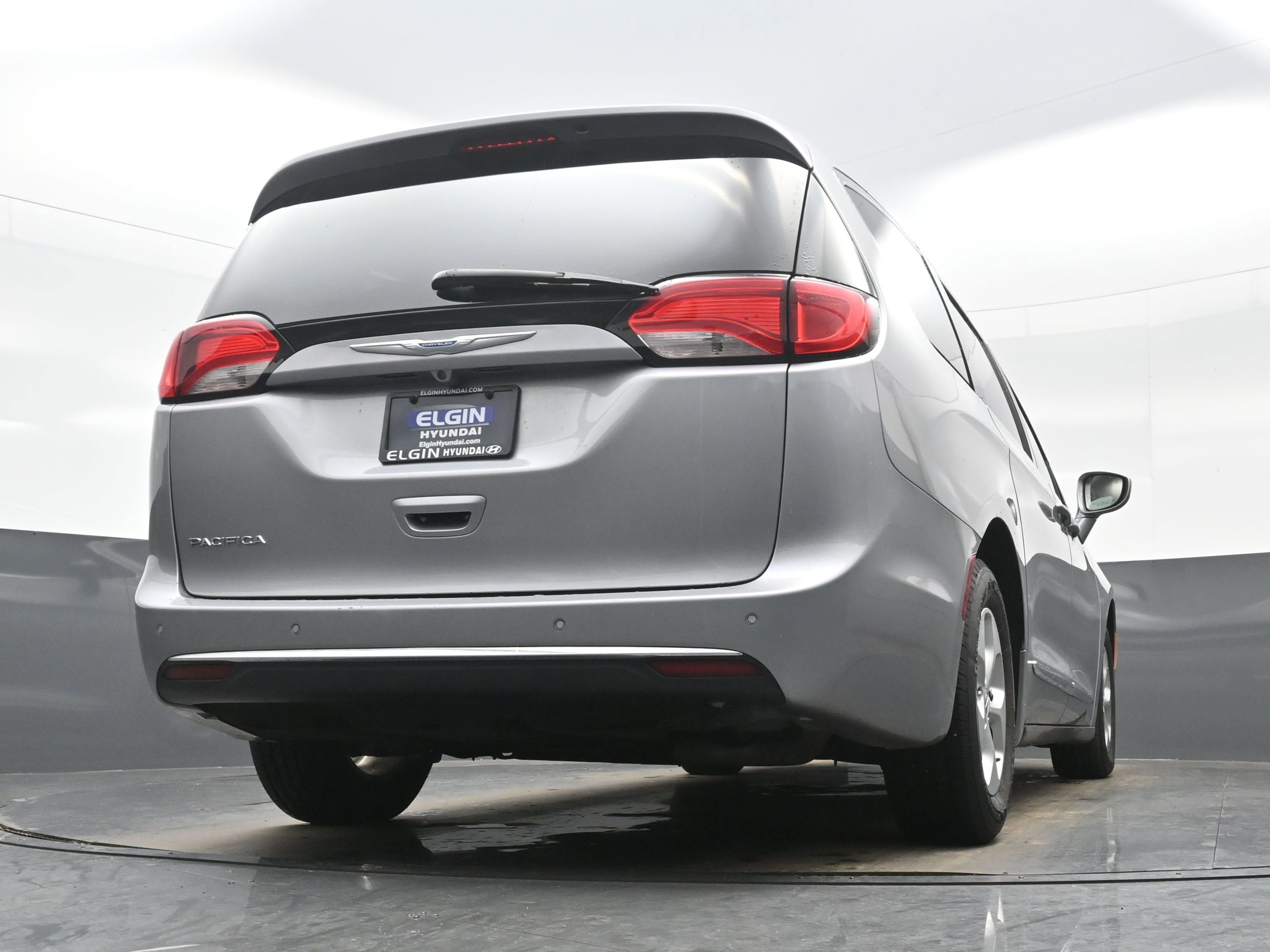 Used 2017 Chrysler Pacifica Touring-L Plus image 32