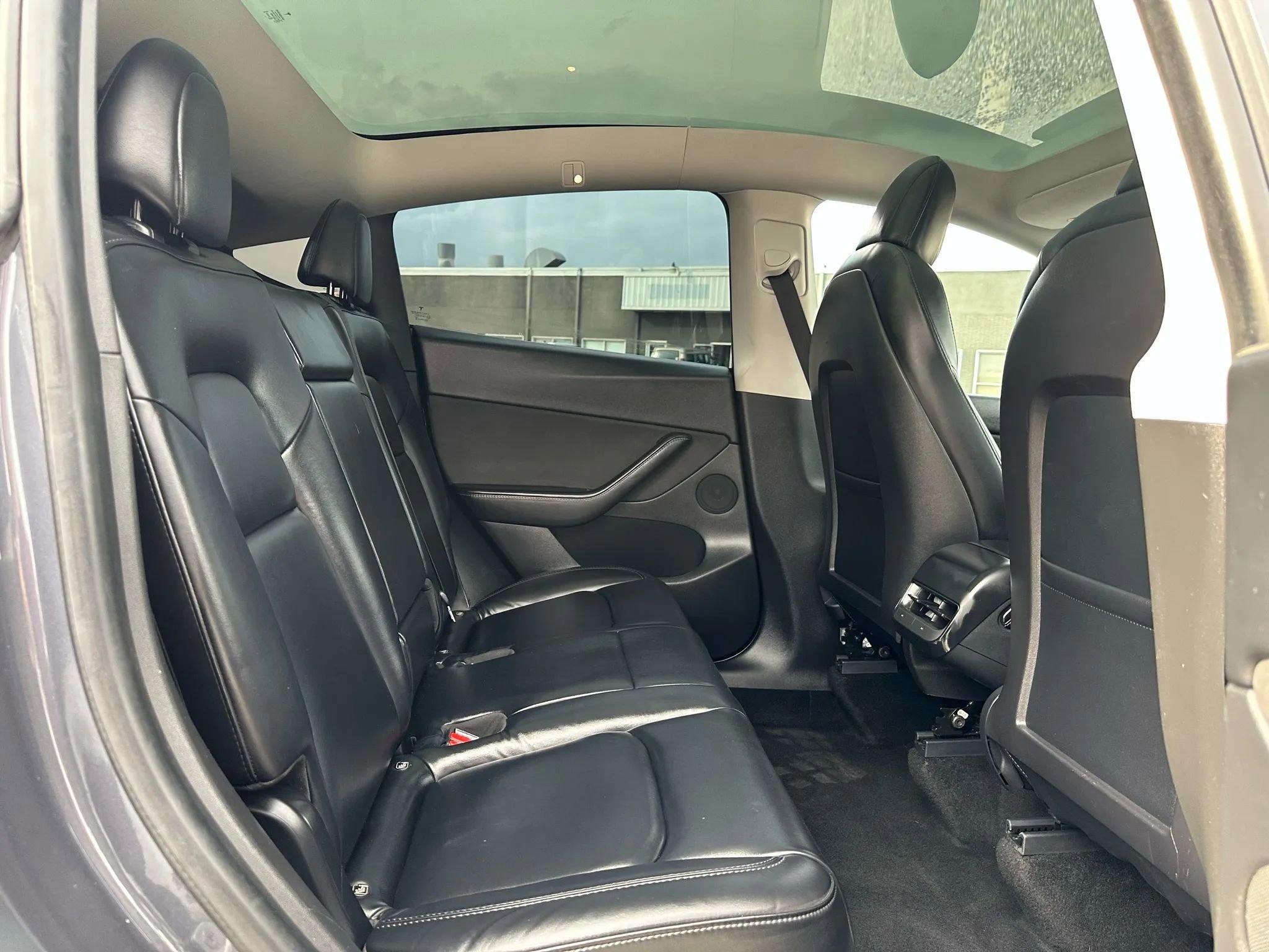 Used 2021 Tesla Model Y Performance image 27