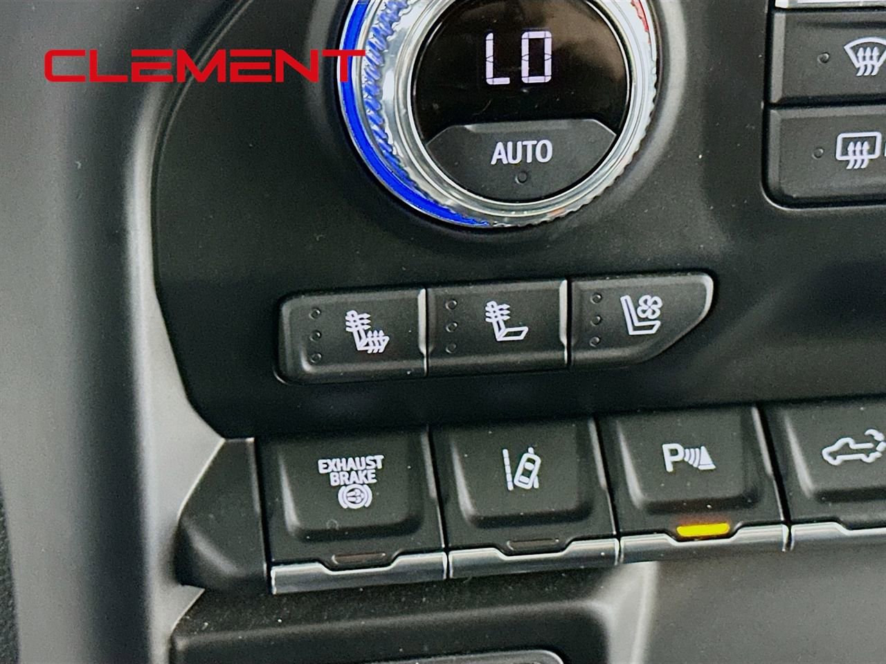 Used 2021 GMC Sierra 3500 AT4 w/ AT4 Premium Plus Package image 23