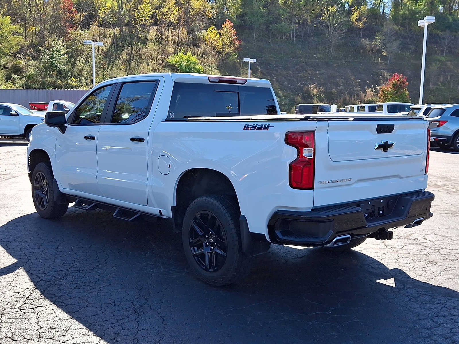 Used 2024 Chevrolet Silverado 1500 LT Trail Boss w/ LT Trail Boss Premium Package AWD/4WD image 4