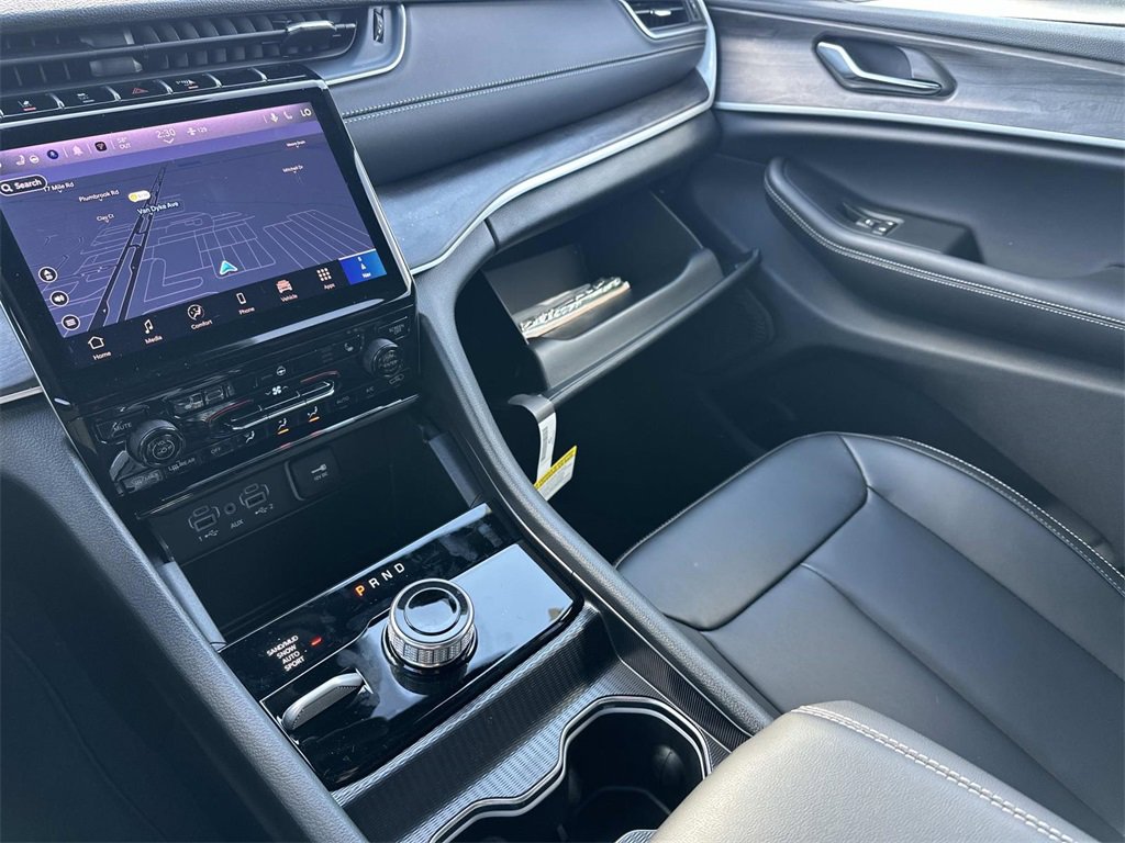 New 2025 Jeep Grand Cherokee Limited image 17