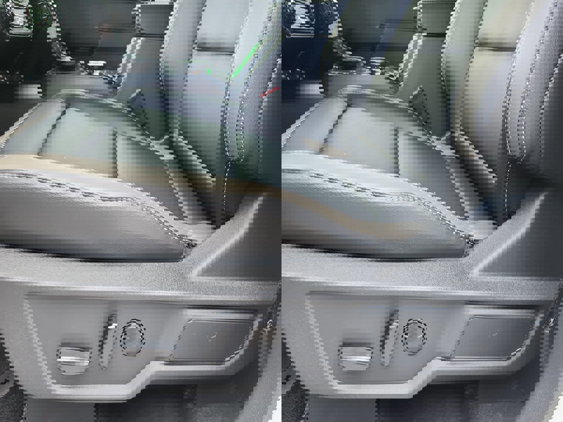 New 2025 Ford Bronco Outer Banks w/ Sasquatch Package image 13