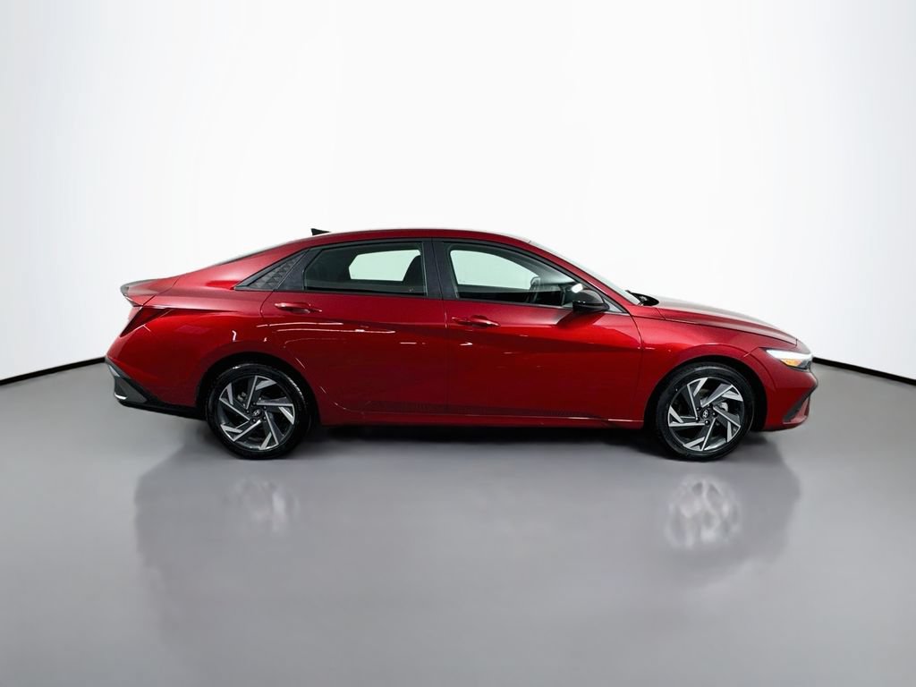 Used 2025 Hyundai Elantra Sport FWD image 9