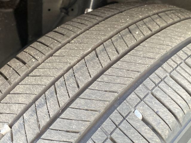 Used 2025 Nissan Kicks SV w/ Charging Package image 30