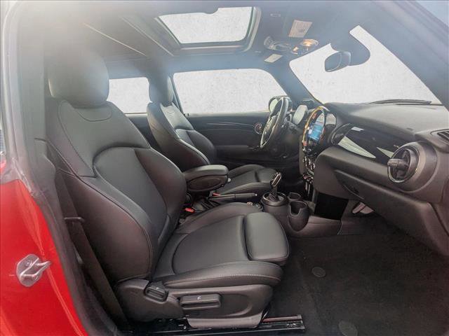 Used 2022 MINI Cooper S w/ Premium Package image 18