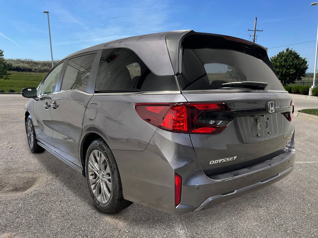 New 2026 Honda Odyssey Touring image 3