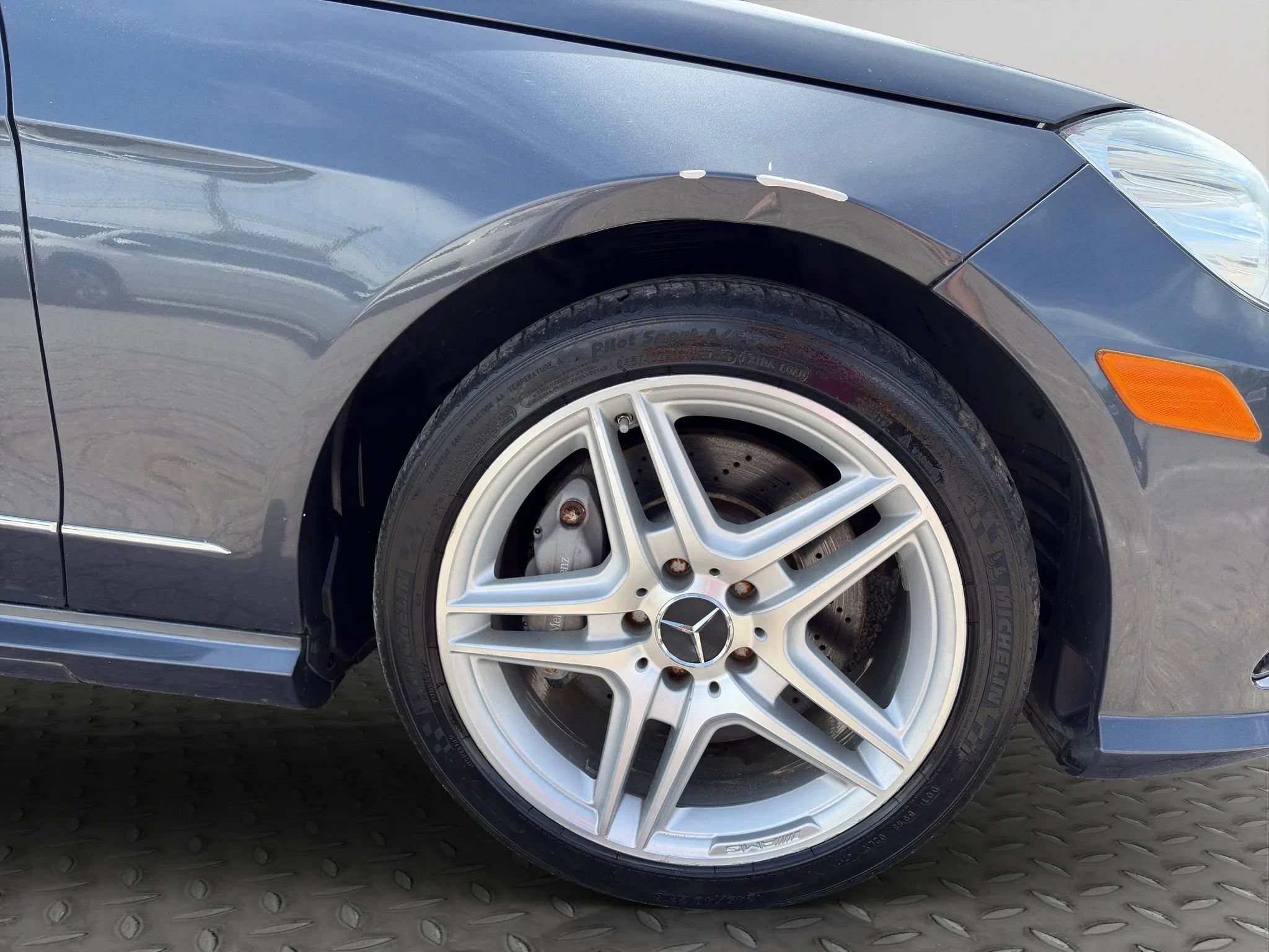 Used 2011 Mercedes-Benz E 550 Sedan image 34