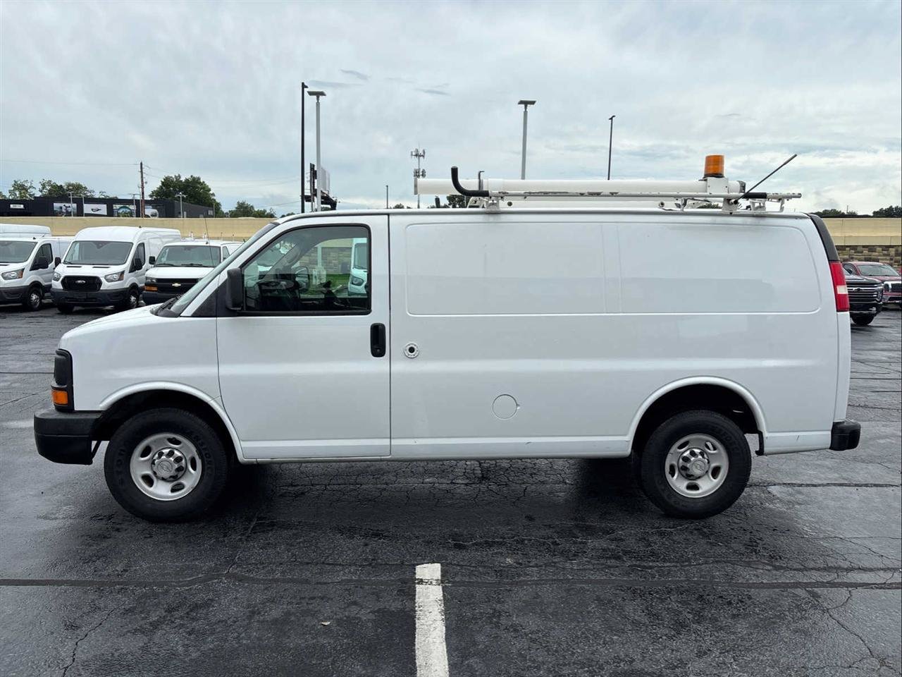 Used 2012 Chevrolet Express 2500 RWD image 5