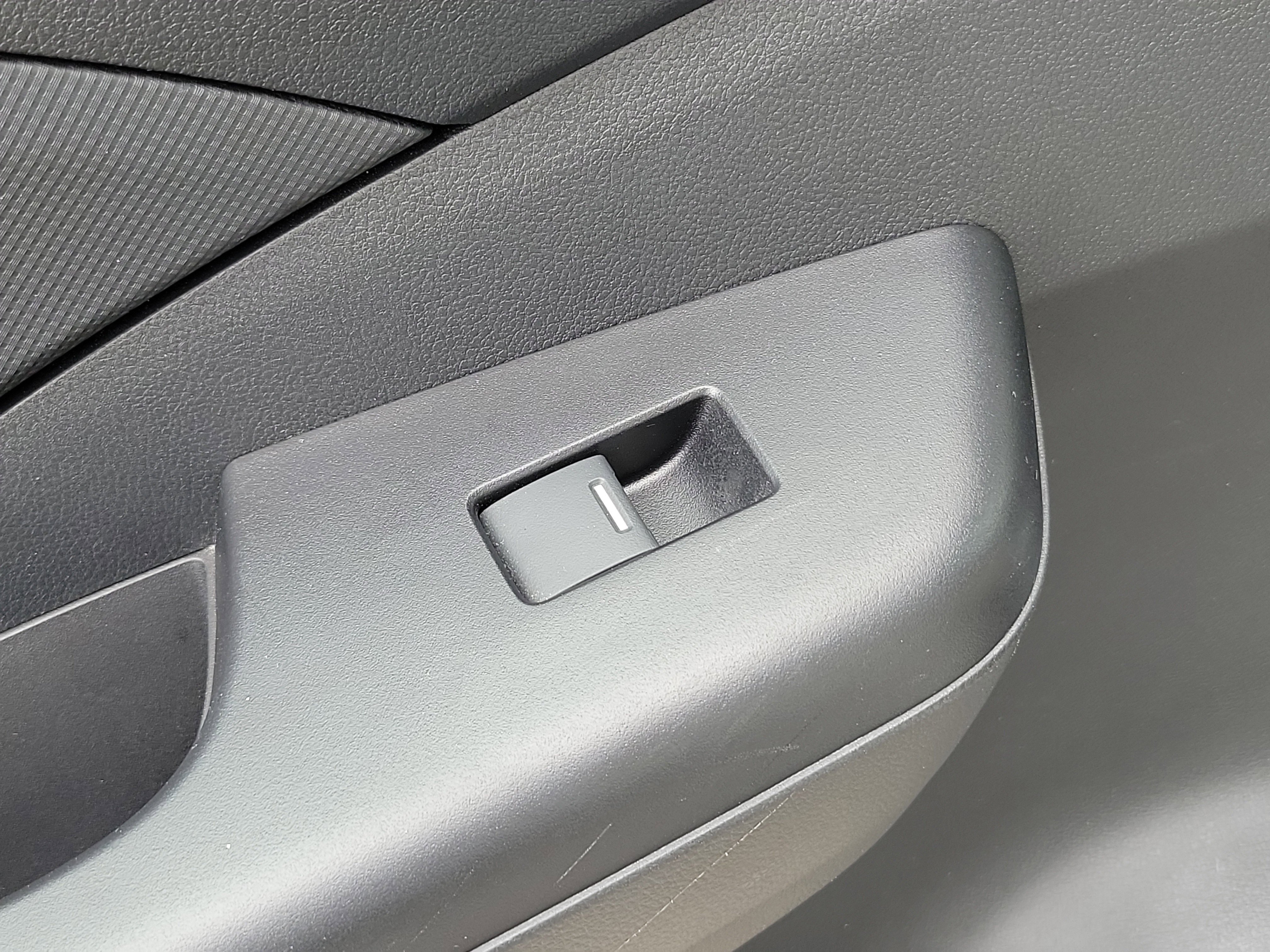 Used 2015 Honda CR-V LX image 13