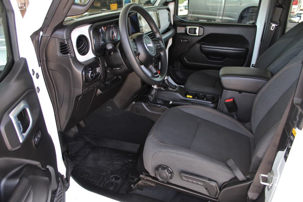 Used 2026 Jeep Wrangler Sport AWD/4WD image 24