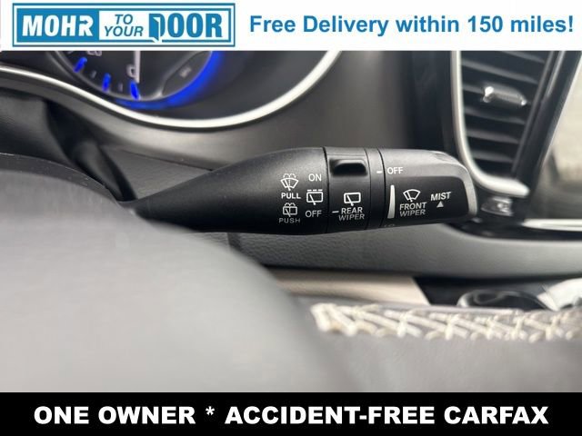 Used 2024 Chrysler Pacifica Touring-L image 19