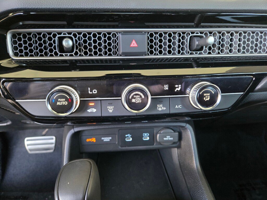 Certified 2025 Honda Civic Sport image 17