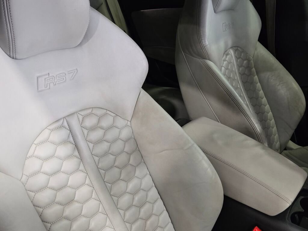 Used 2017 Audi RS 7 Prestige image 8