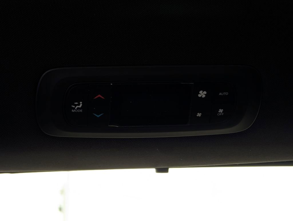 New 2026 Chrysler Pacifica Select image 38