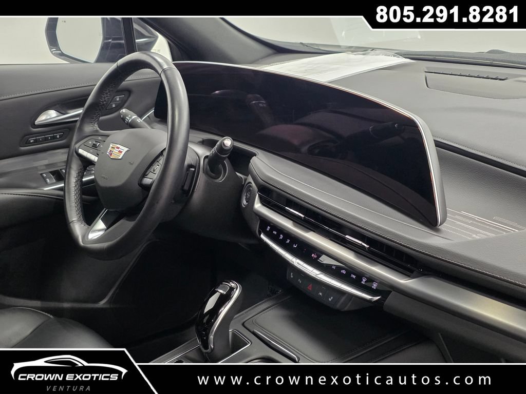 Used 2025 Cadillac XT4 Premium Luxury w/ Cold Weather Package FWD image 10