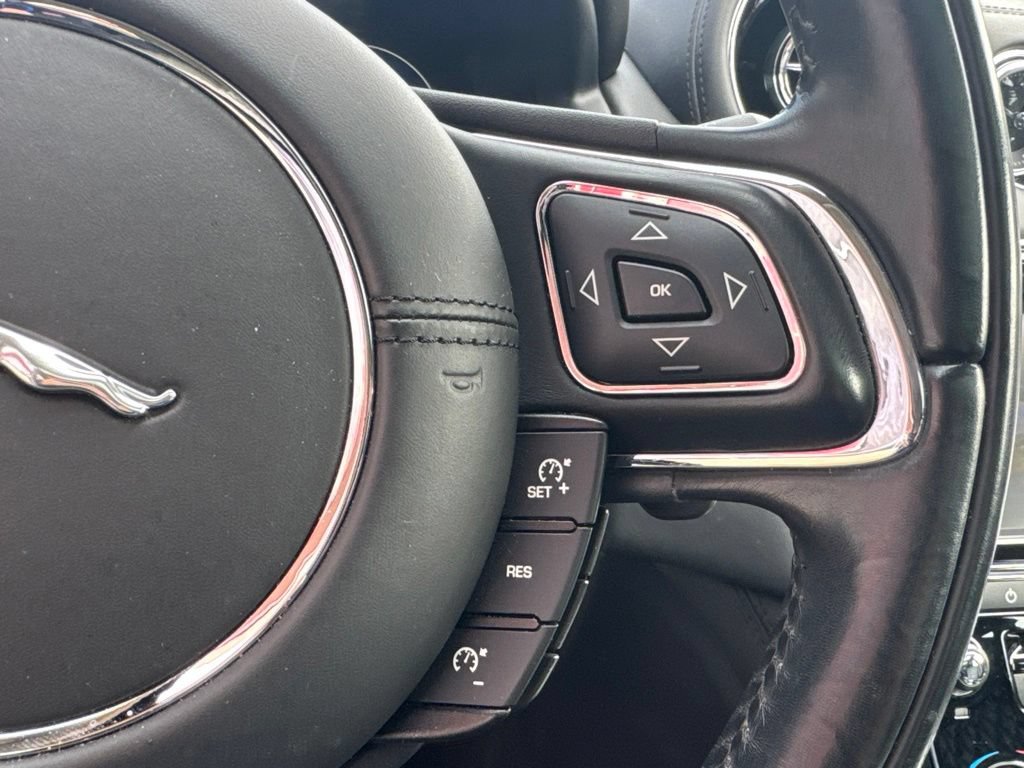 Used 2017 Jaguar XJ L Portfolio AWD/4WD image 38