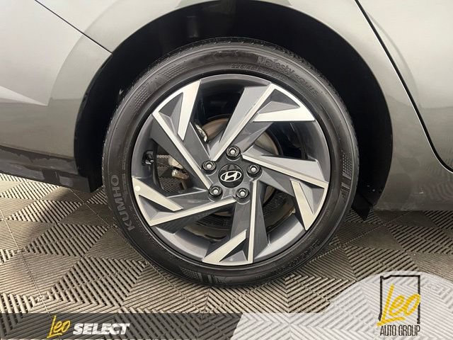 Used 2025 Hyundai Elantra Sport FWD image 29