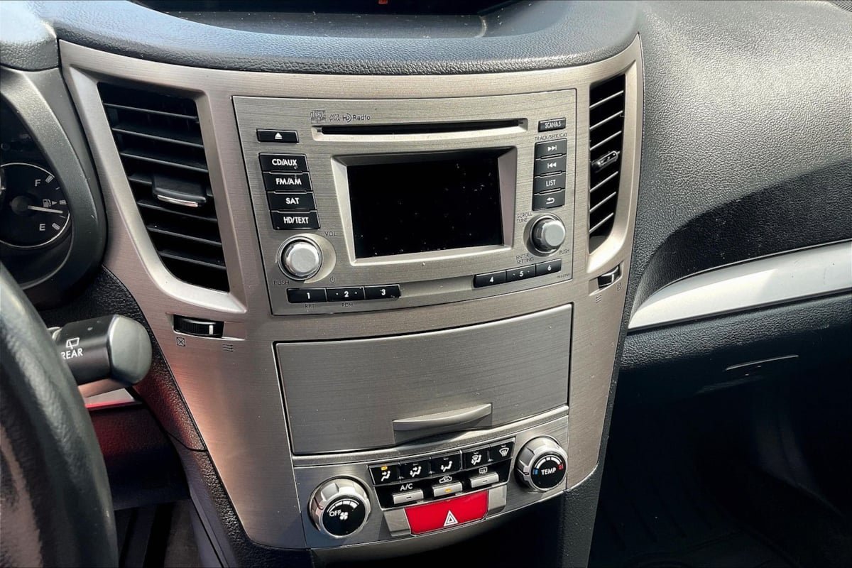 Used 2012 Subaru Outback 2.5i Premium AWD/4WD image 9