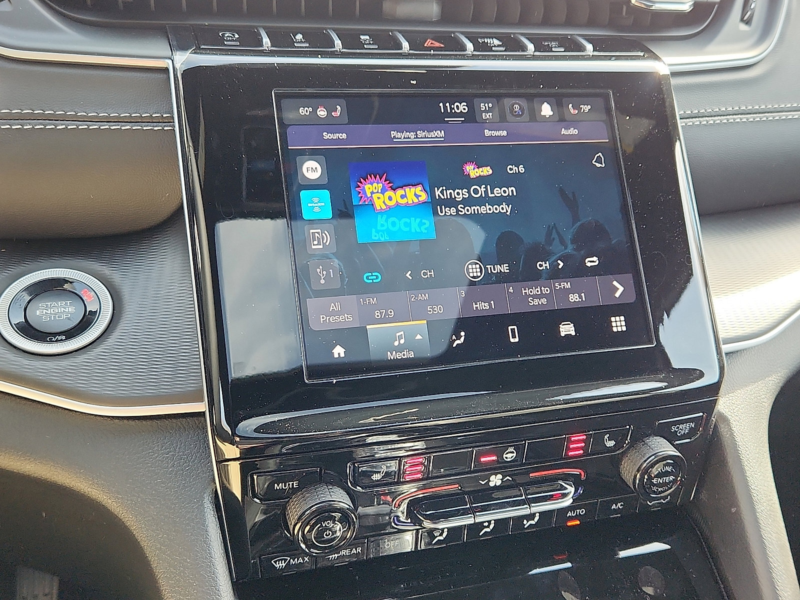 New 2025 Jeep Grand Cherokee Altitude image 12