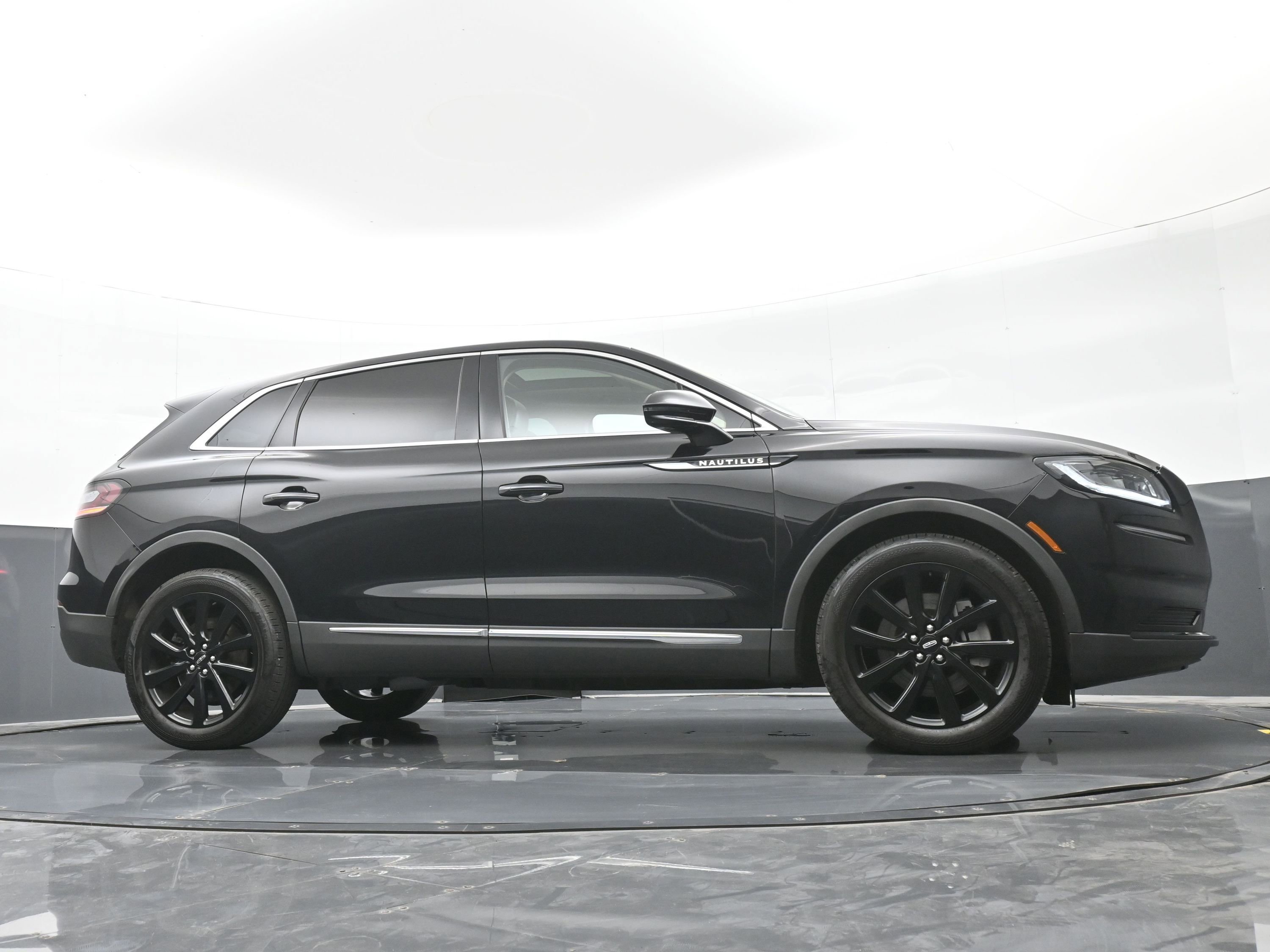 Used 2022 Lincoln Nautilus Reserve w/ Monochromatic Package AWD/4WD image 41