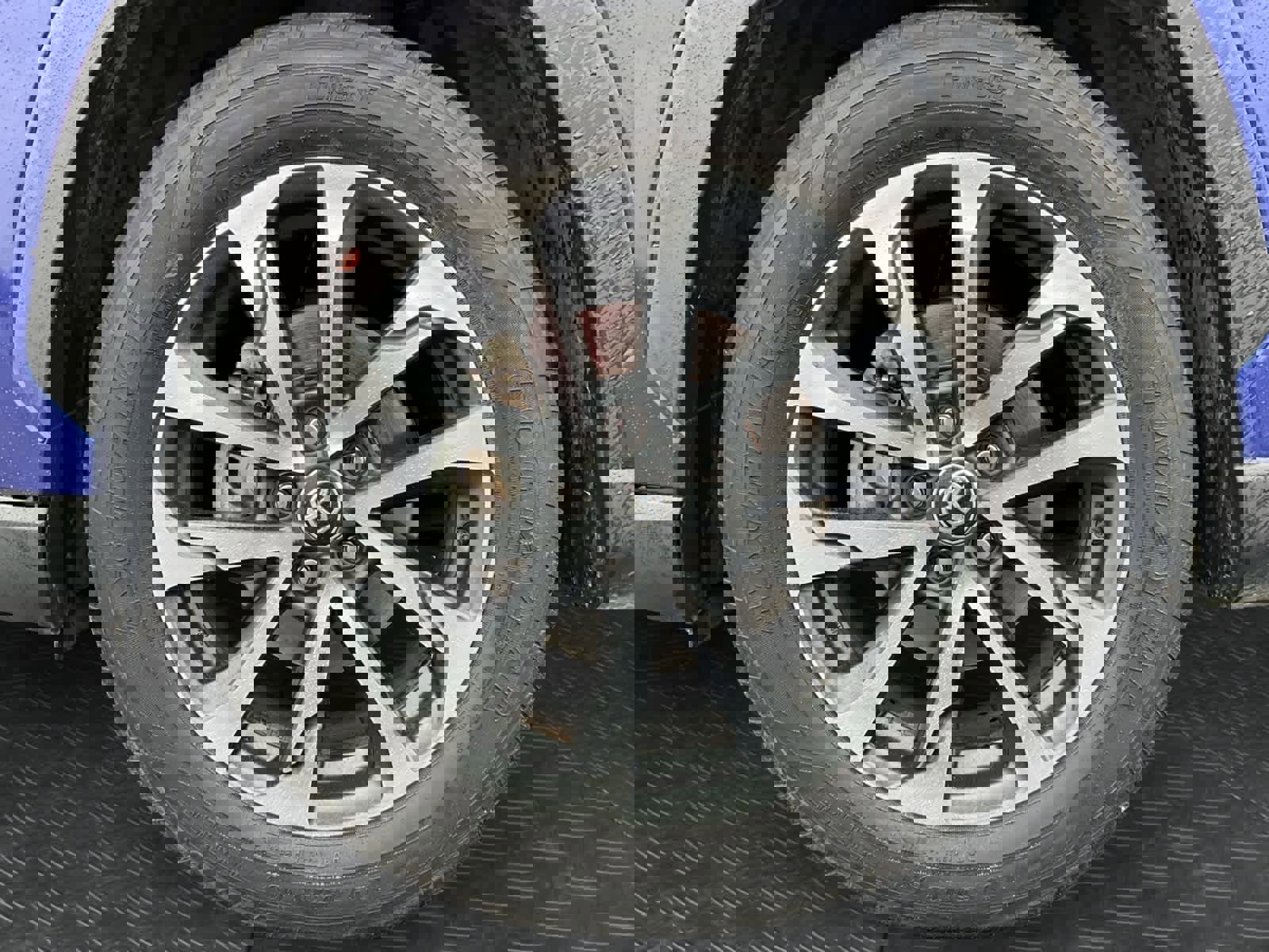 Used 2023 Toyota Corolla Cross XLE image 16