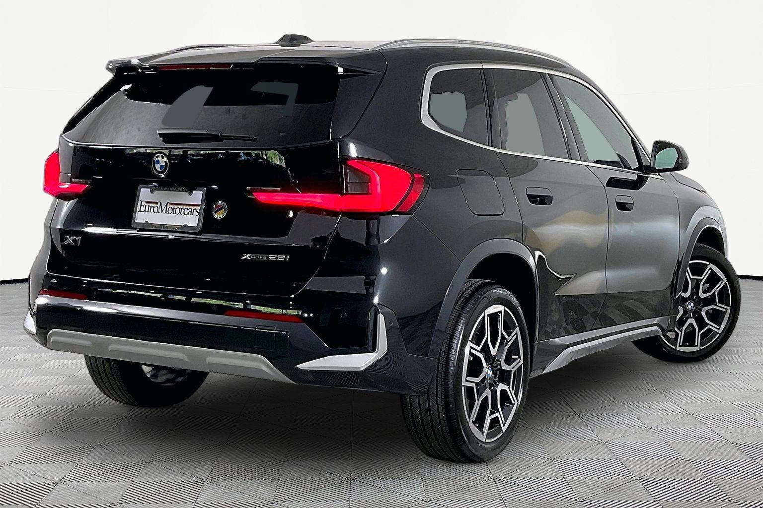 Certified 2026 BMW X1 xDrive28i w/ Technology Package AWD/4WD image 8