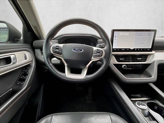 Certified 2025 Ford Explorer Active w/ Active Comfort Package RWD image 5