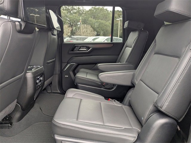 Used 2025 GMC Yukon XL Denali w/ Denali Reserve Package image 16