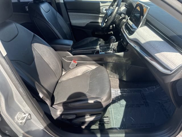 Certified 2022 Jeep Compass Latitude w/ Sun and Sound Group AWD/4WD image 34