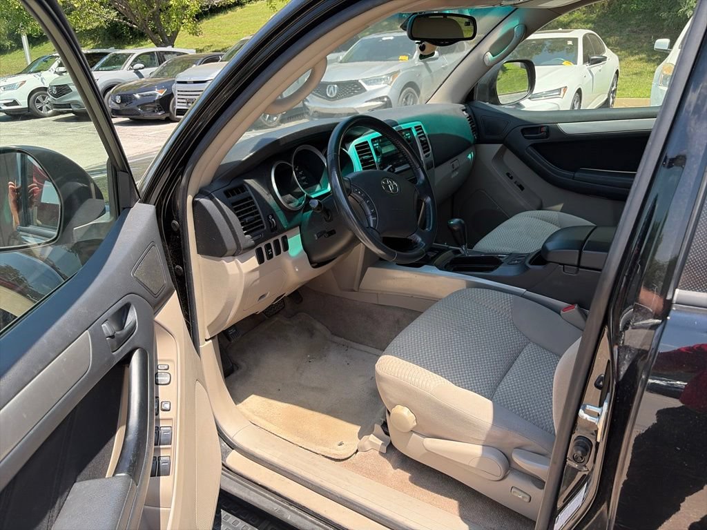 Used 2006 Toyota 4Runner SR5 AWD/4WD image 10