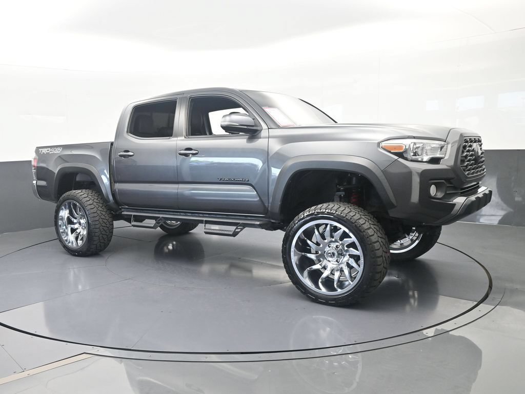 Used 2022 Toyota Tacoma TRD Off-Road AWD/4WD image 8