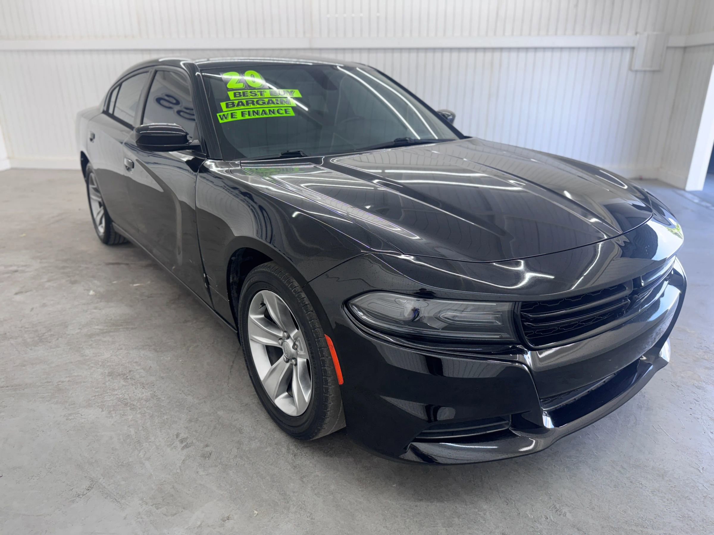 Used 2020 Dodge Charger SXT image 3