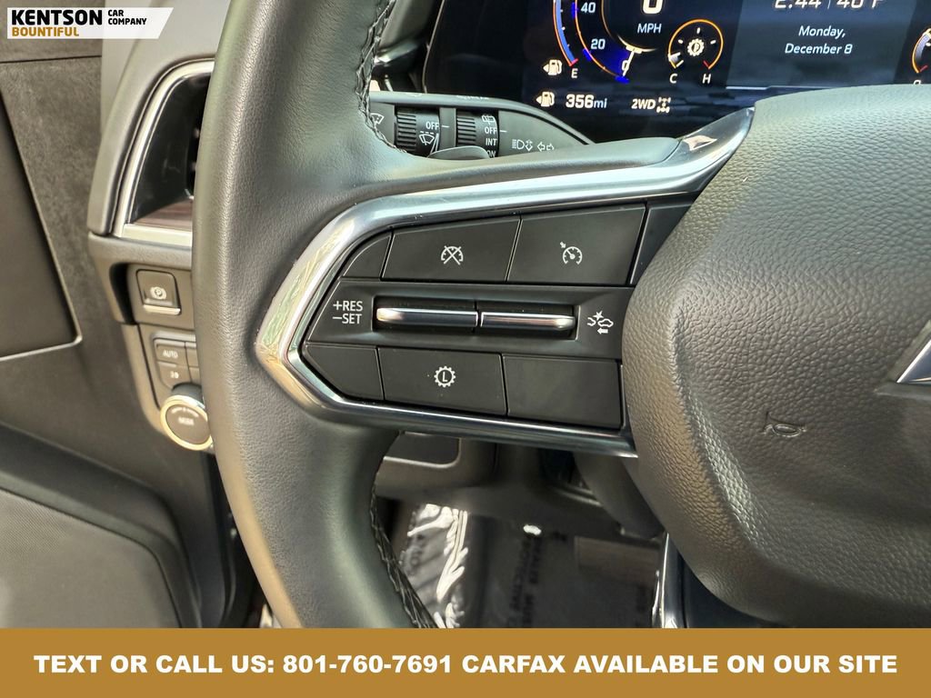 Used 2025 Chevrolet Suburban Z71 image 19