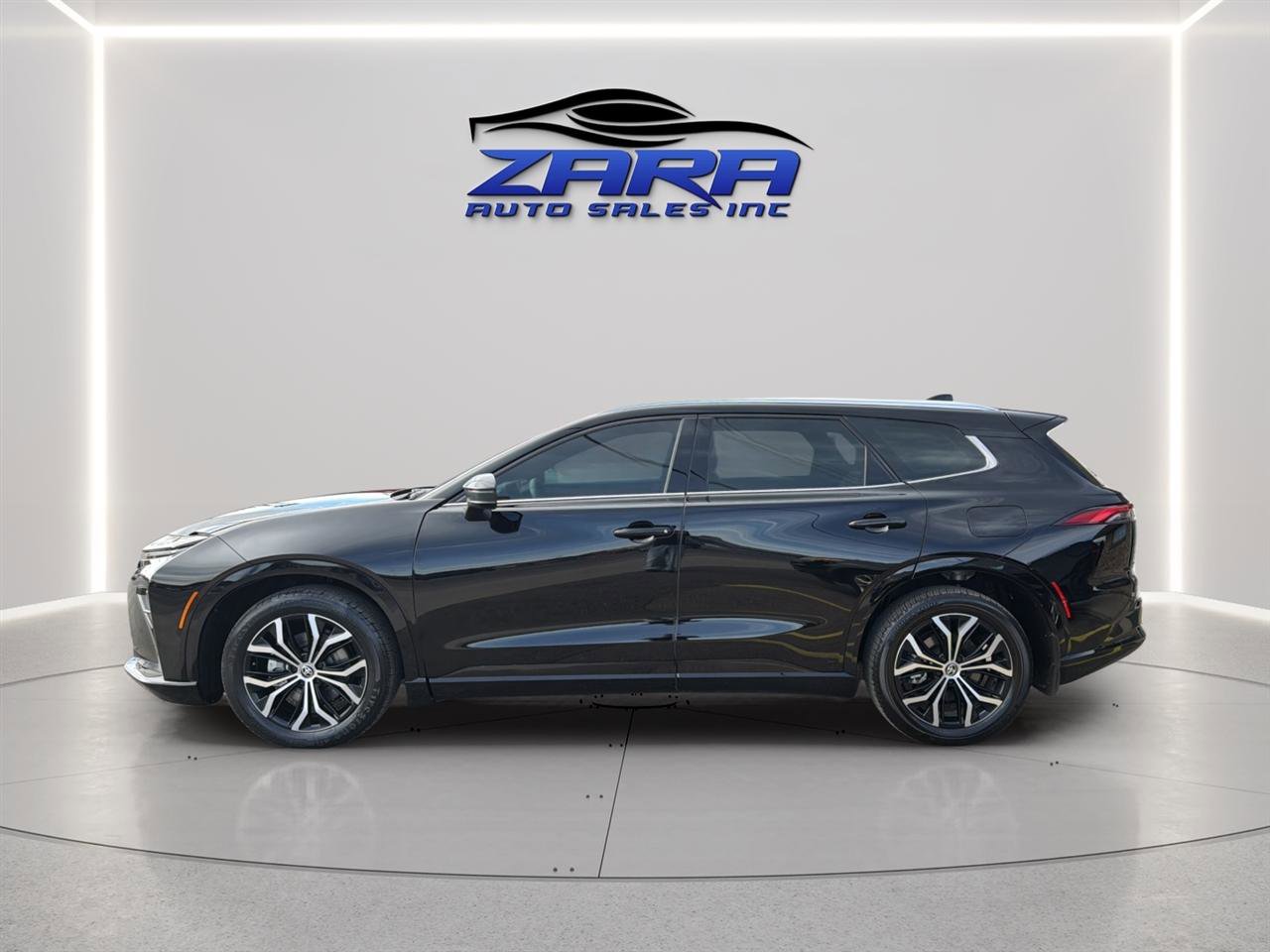 Used 2025 Toyota Crown Signia XLE AWD (Natl) image 4