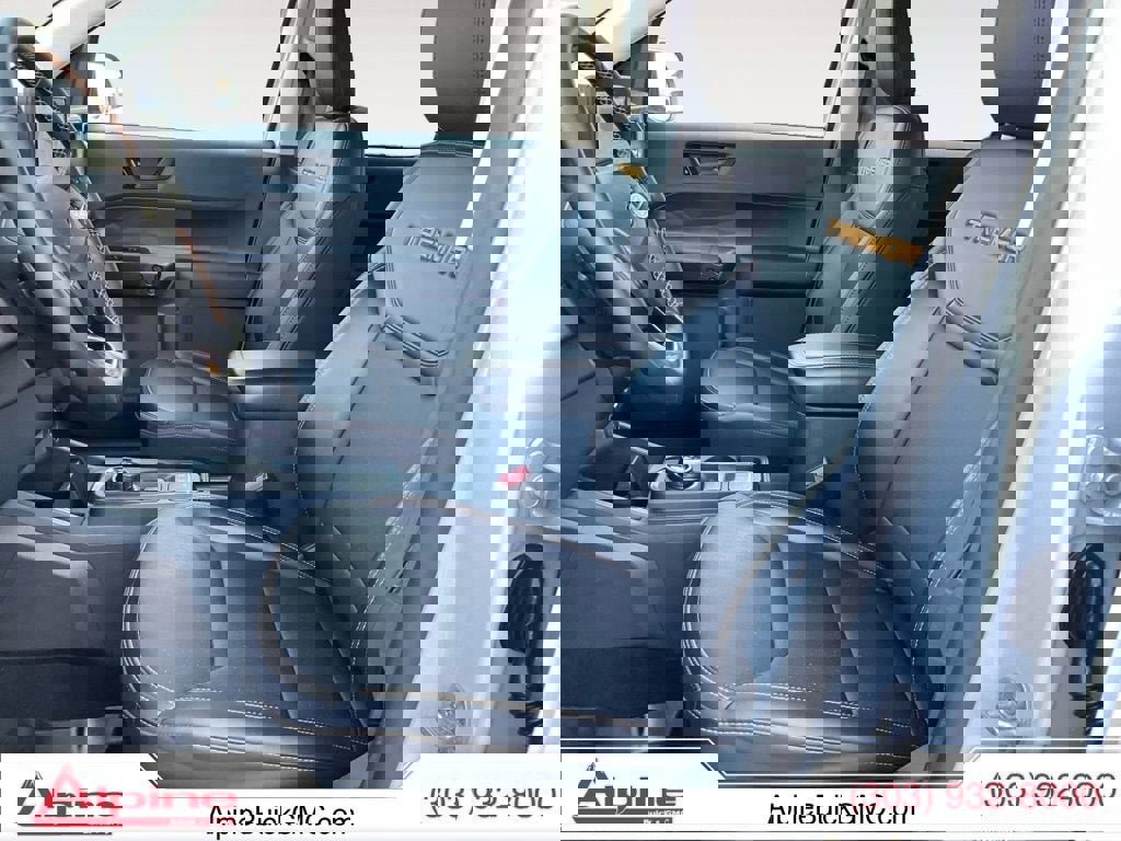 Used 2025 Ford Maverick Tremor image 9