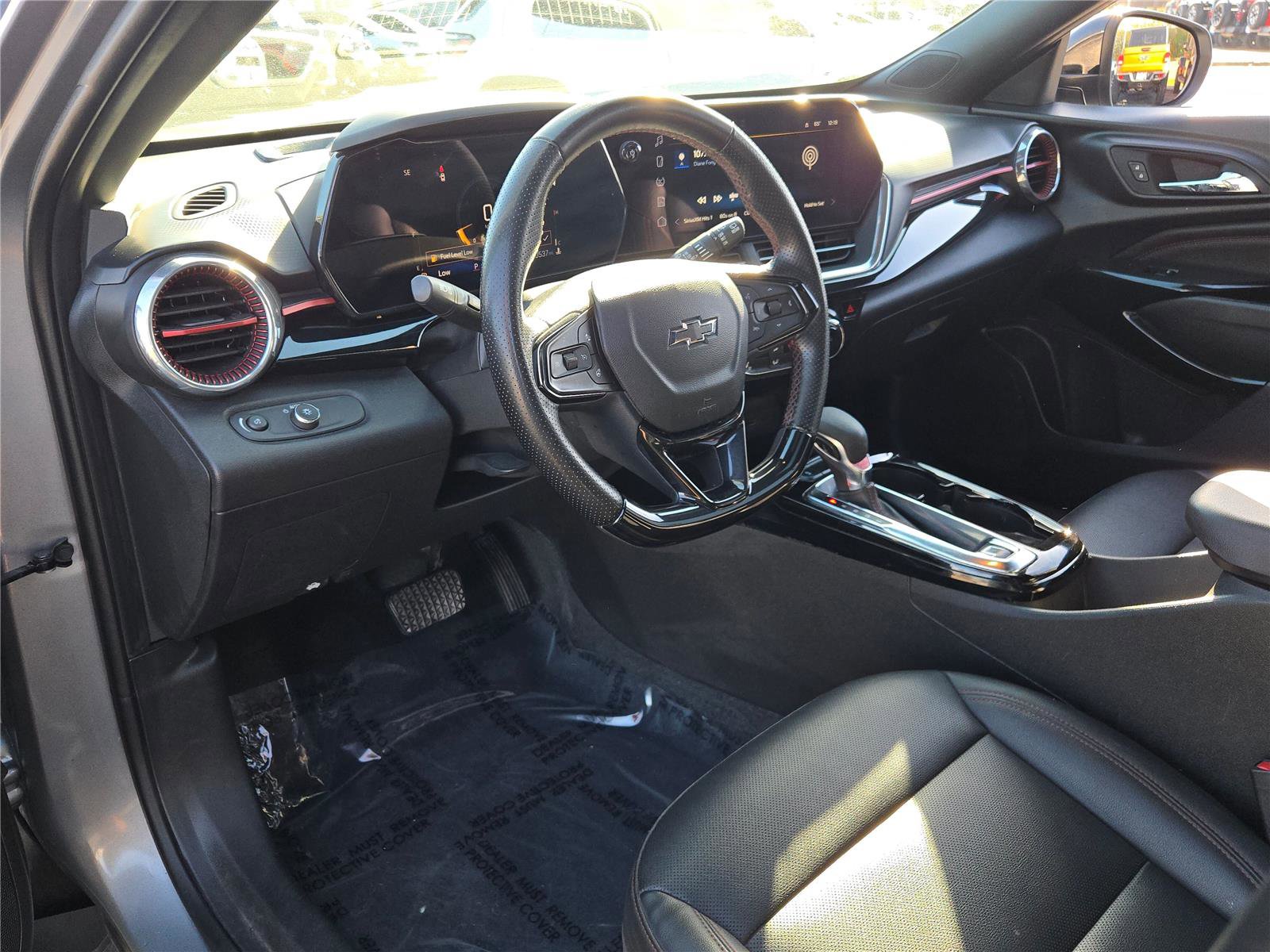 Used 2024 Chevrolet Trax RS w/ Sunroof Package image 23