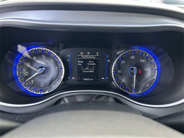 Used 2018 Chrysler Pacifica Touring-L w/ Premium Audio Group image 10