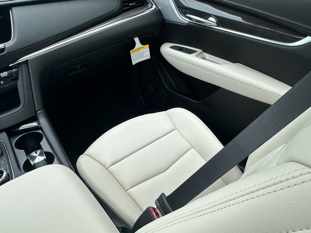 New 2025 Cadillac XT5 Sportv w/ Technology Package AWD/4WD image 13