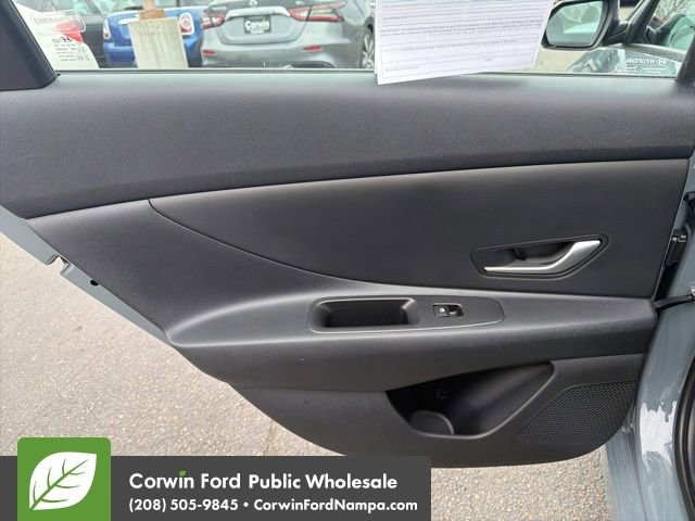 Used 2022 Hyundai Elantra SEL image 28