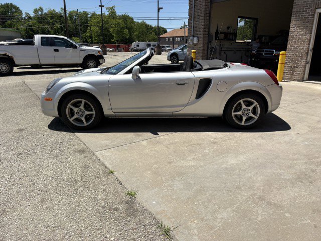 Used 2002 Toyota MR2 RWD image 6