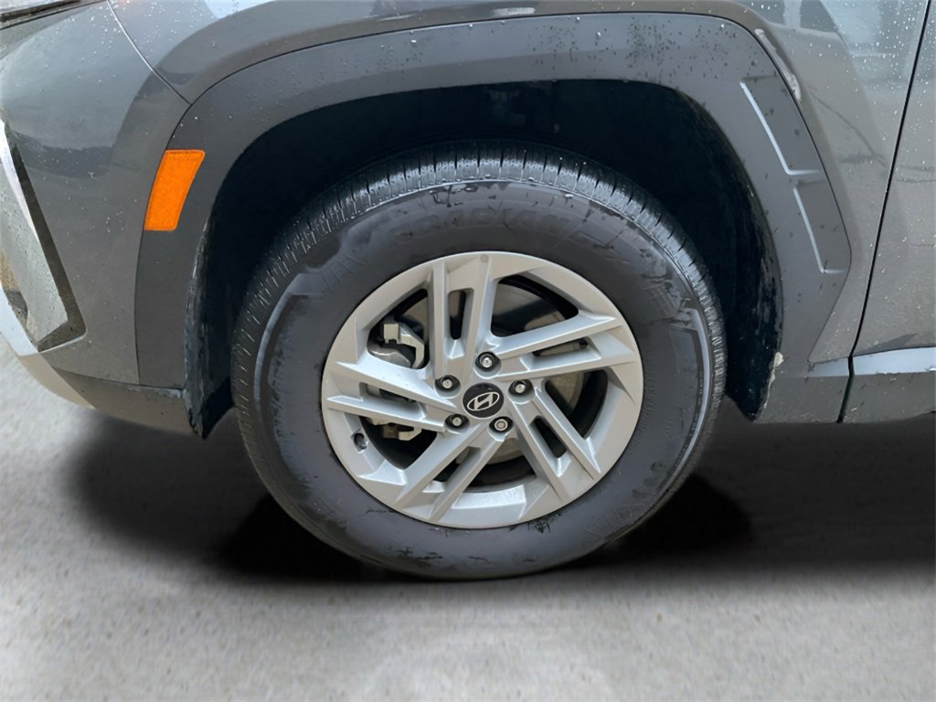 Certified 2025 Hyundai Tucson SE image 9