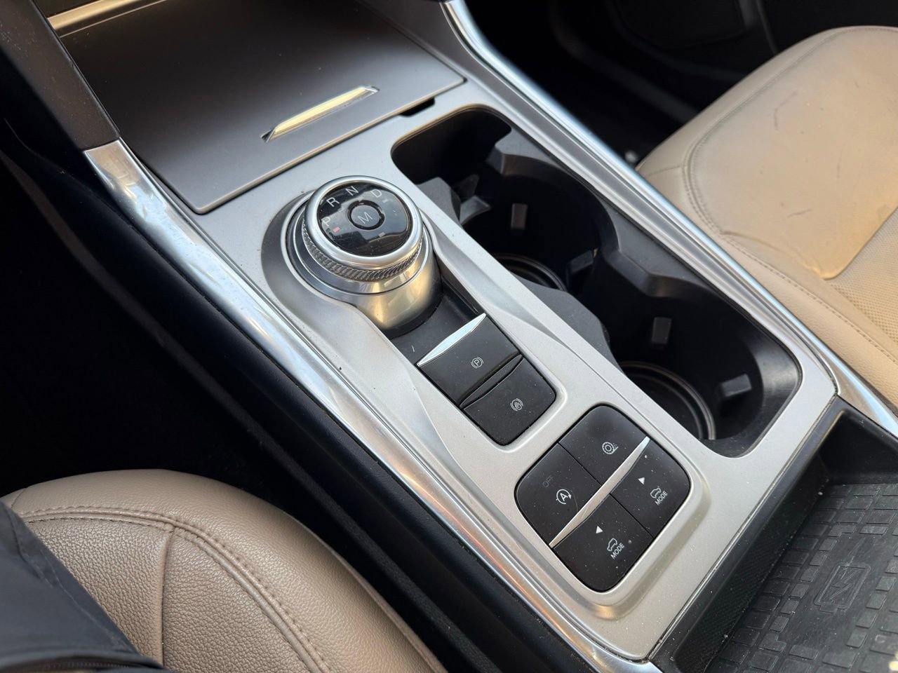 Used 2020 Ford Explorer Limited w/ Class III Trailer Tow Package RWD image 21